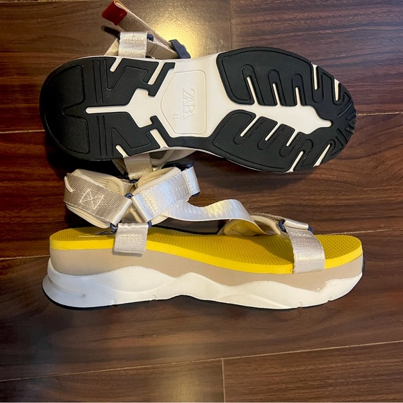 Zara Platform Sandals - Picture 2 of 4